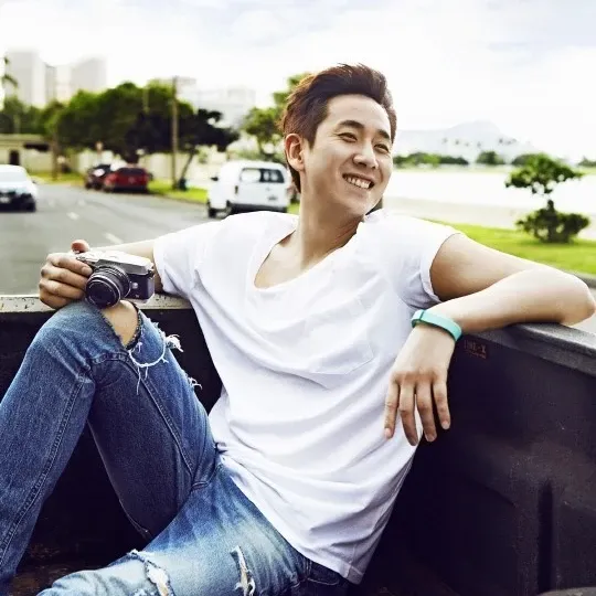 Recent activity shot of Lee Sunkyun