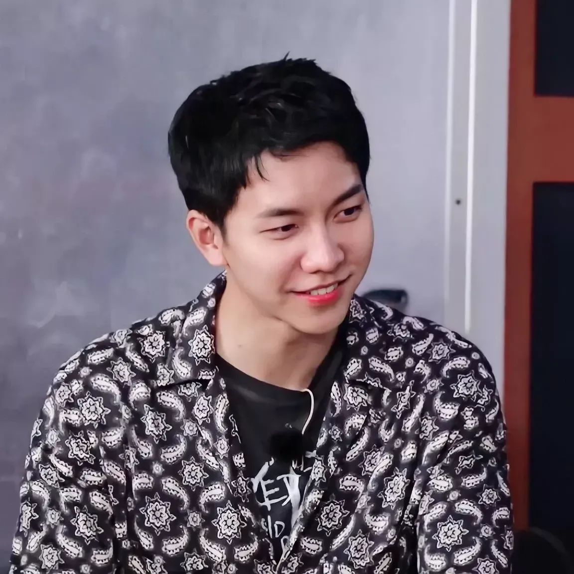 Cuplikan di balik layar dari Lee Seunggi