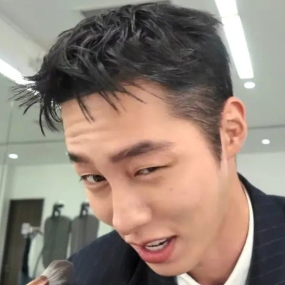 Latest photo of Lee Jaewook