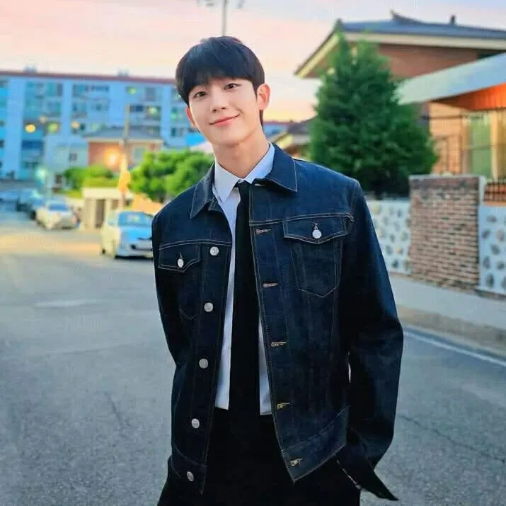 Behind-the-scenes cut of Jung Haein