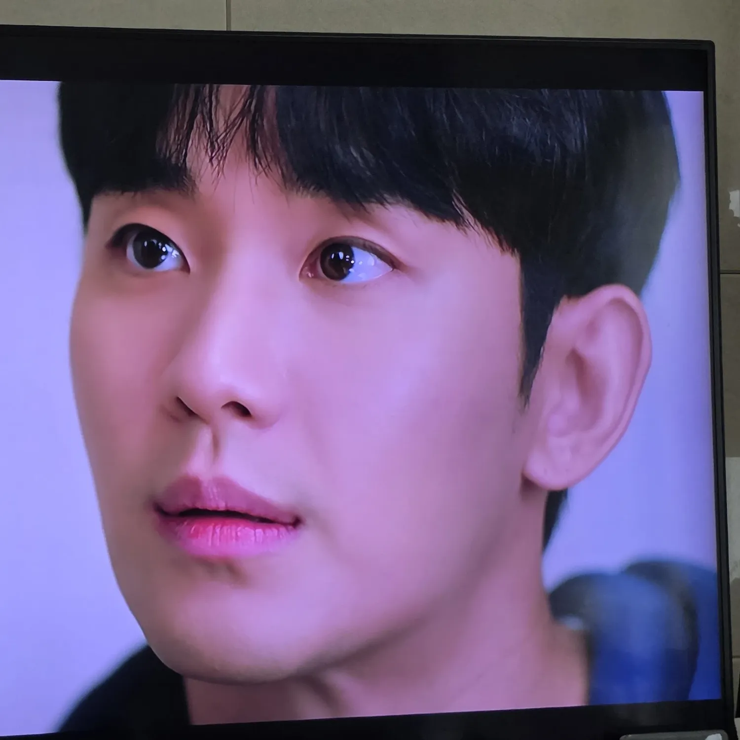 Behind-the-scenes cut of Kim Soohyun