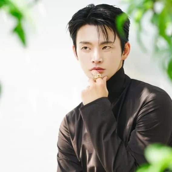 Foto terbaru dari Seo Inguk