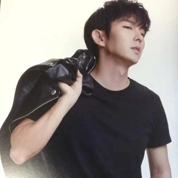 Recent activity shot of Lee Joongi