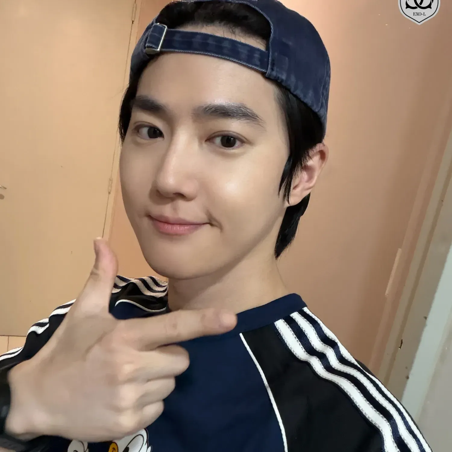Behind-the-scenes cut of Suho