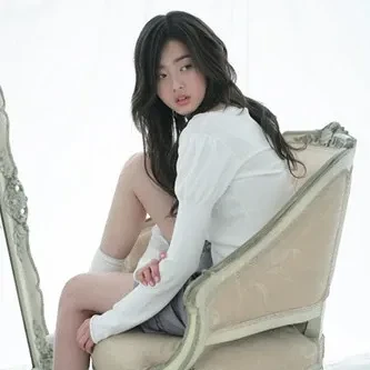 Today’s standout profile photo of Go Ara on Choeaedol Celeb