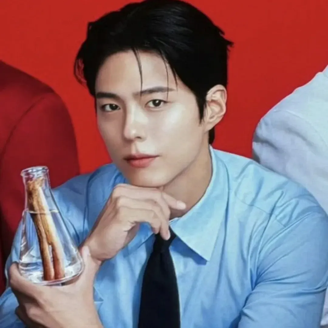 A moment captured by a fan of Park Bogum