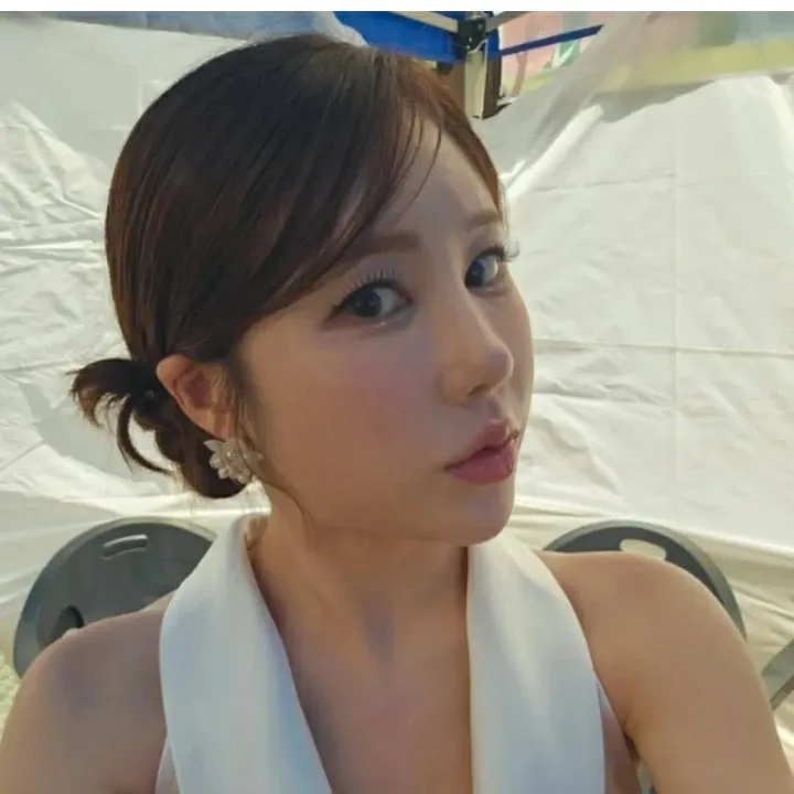 A moment captured by a fan of Kim Soyou