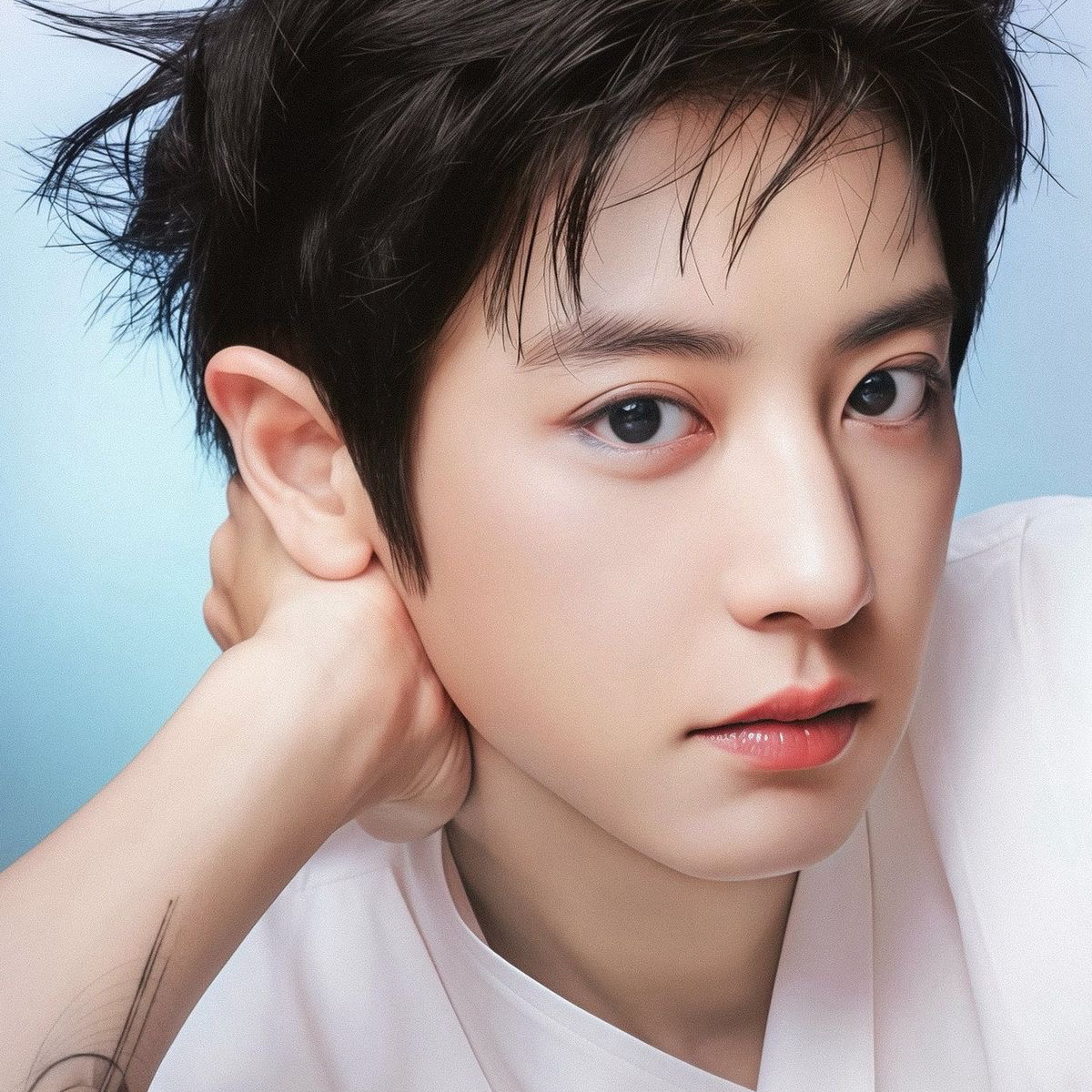 Recent activity shot of Chanyeol