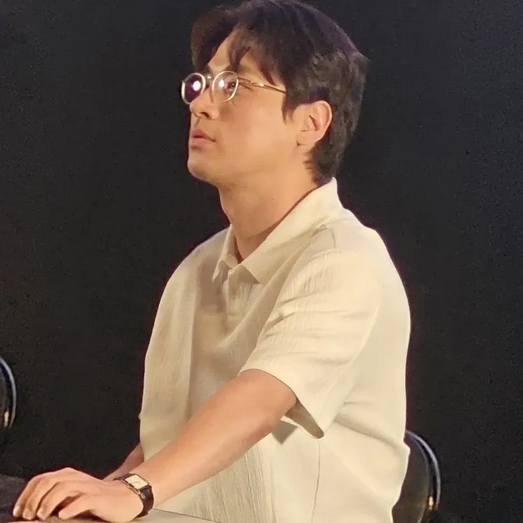 A moment captured by a fan of Park Jeongmin