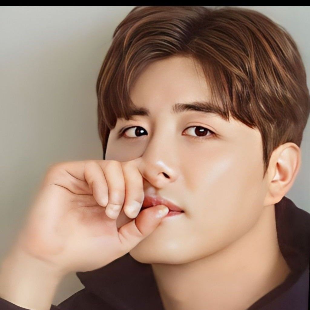 チン・ヘソンのビハインドカット