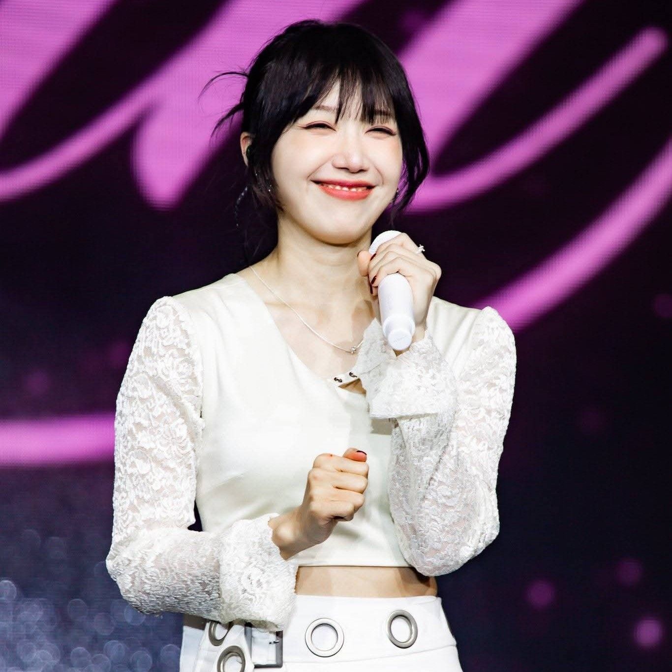 Behind-the-scenes cut of Jung Eunji