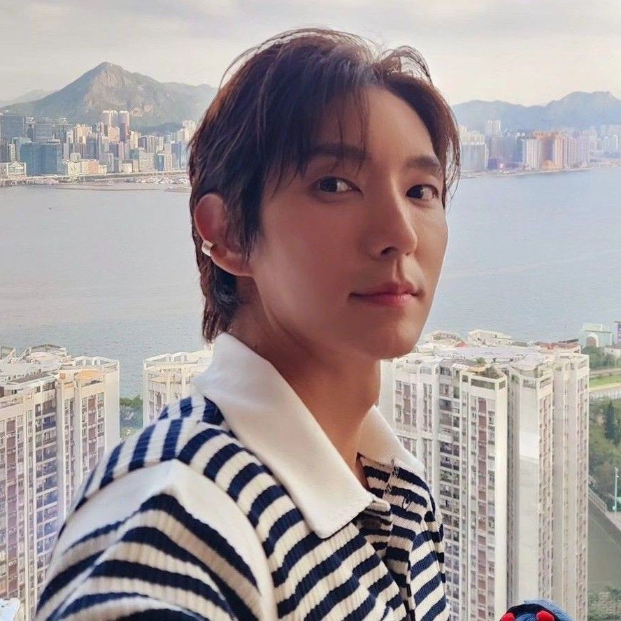 A moment captured by a fan of Lee Joongi