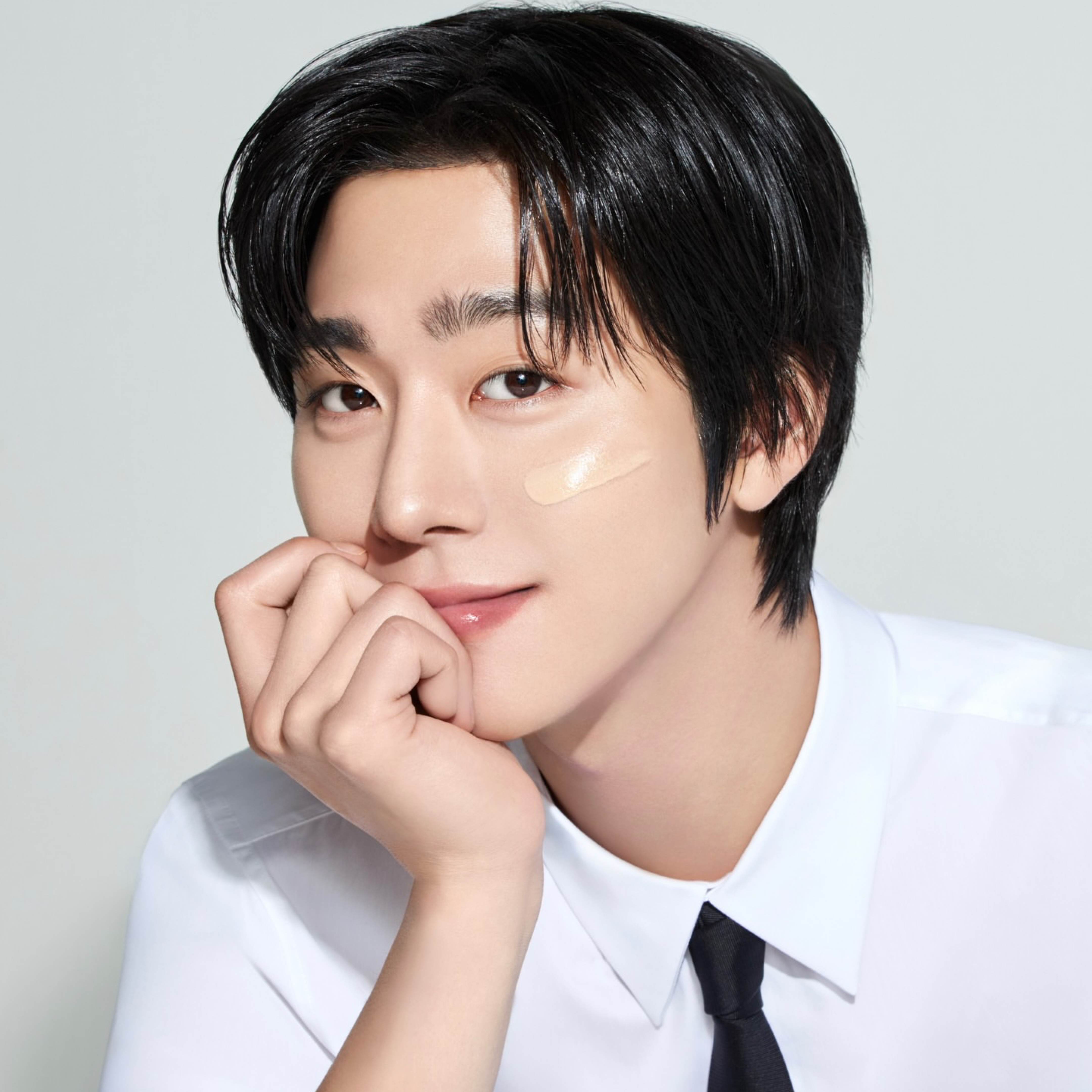 Recent activity shot of Ahn Hyoseop