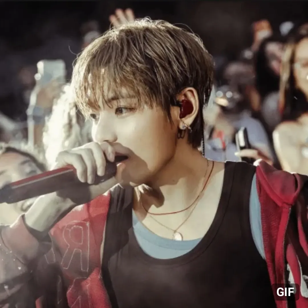 Latest photo of Kim Taehyung (V)