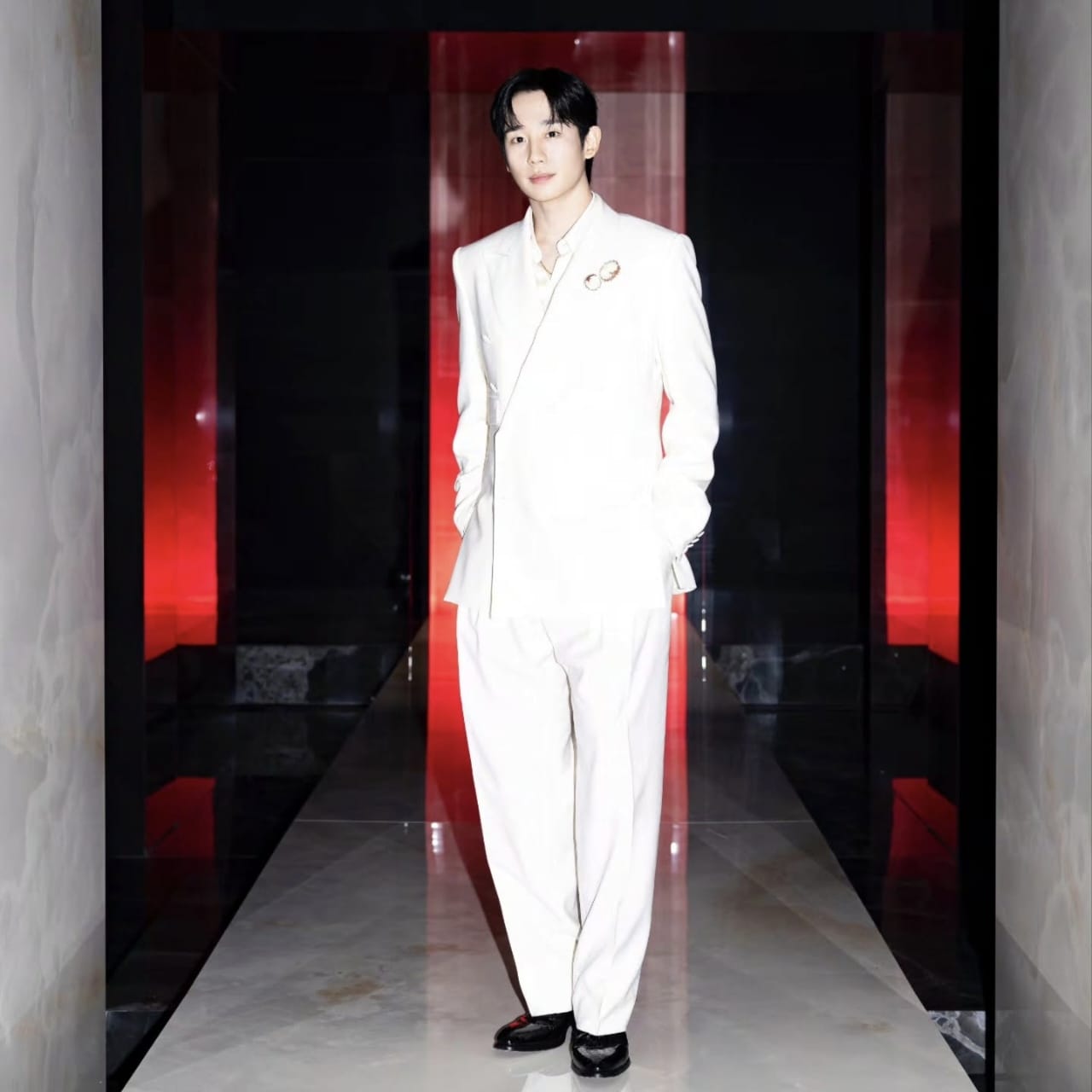 粉絲拍下的丁海寅瞬間