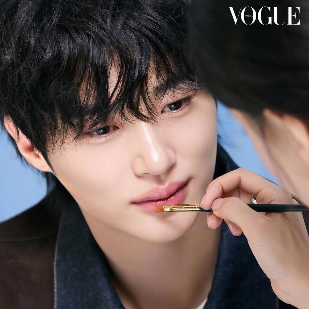 Behind-the-scenes cut of Byeon Wooseok