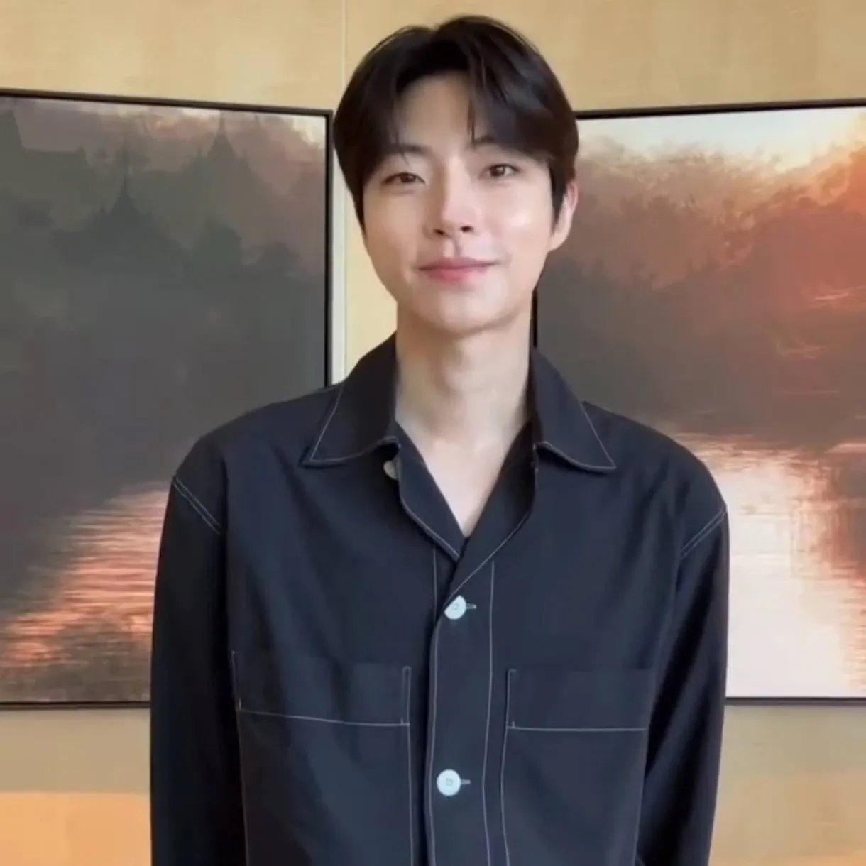 황인엽 최근 활동샷