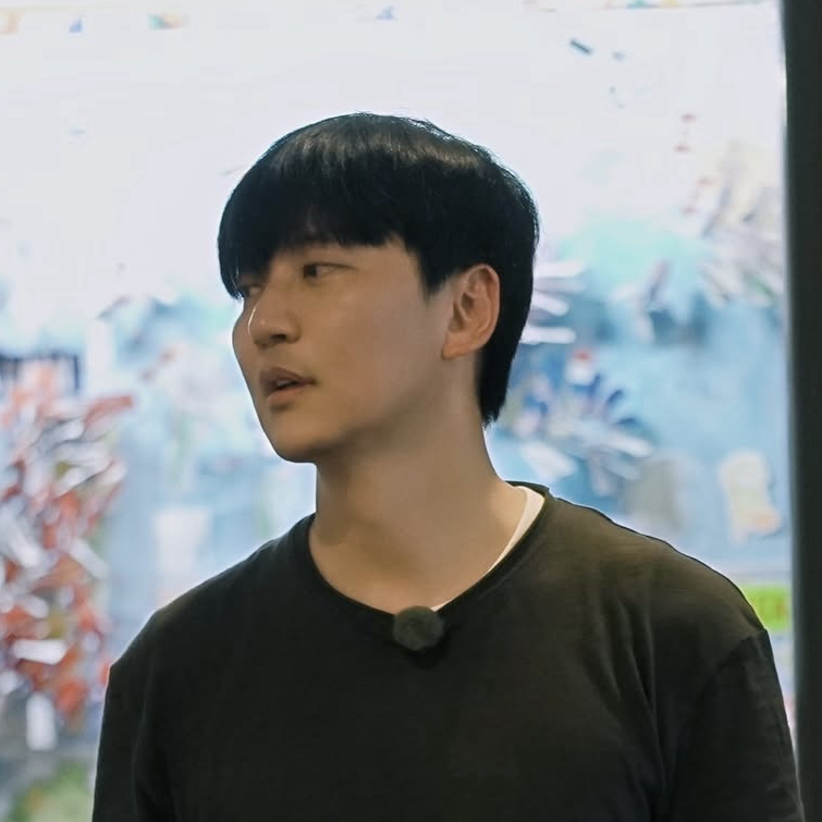 Momen yang diabadikan oleh penggemar Kim Namgil