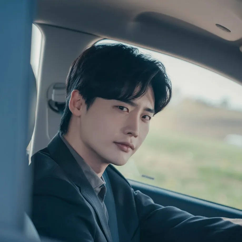 Behind-the-scenes cut of Lee Jongsuk