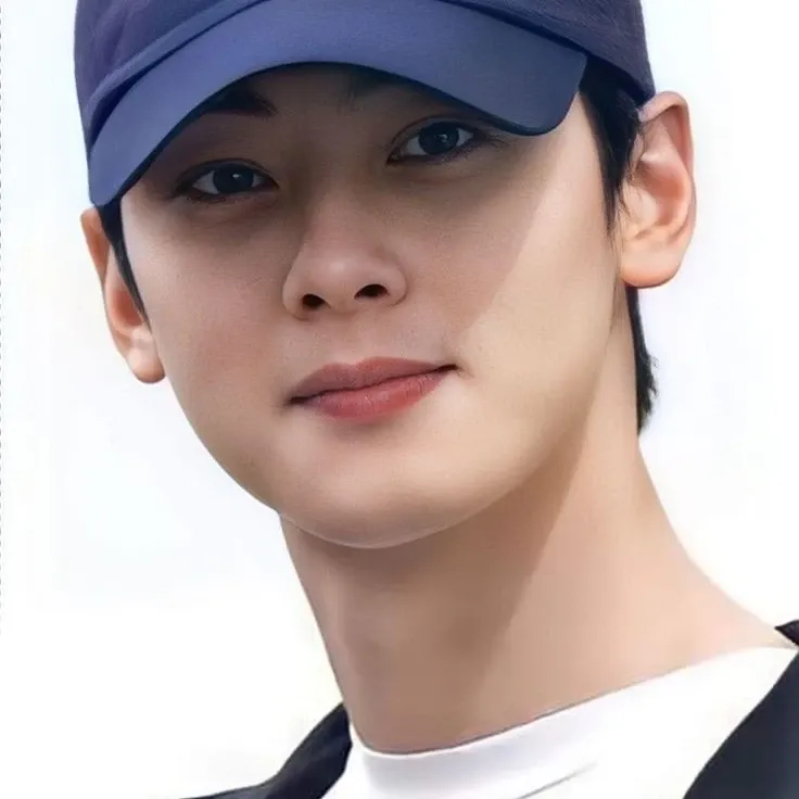 Latest photo of Cha Eunwoo