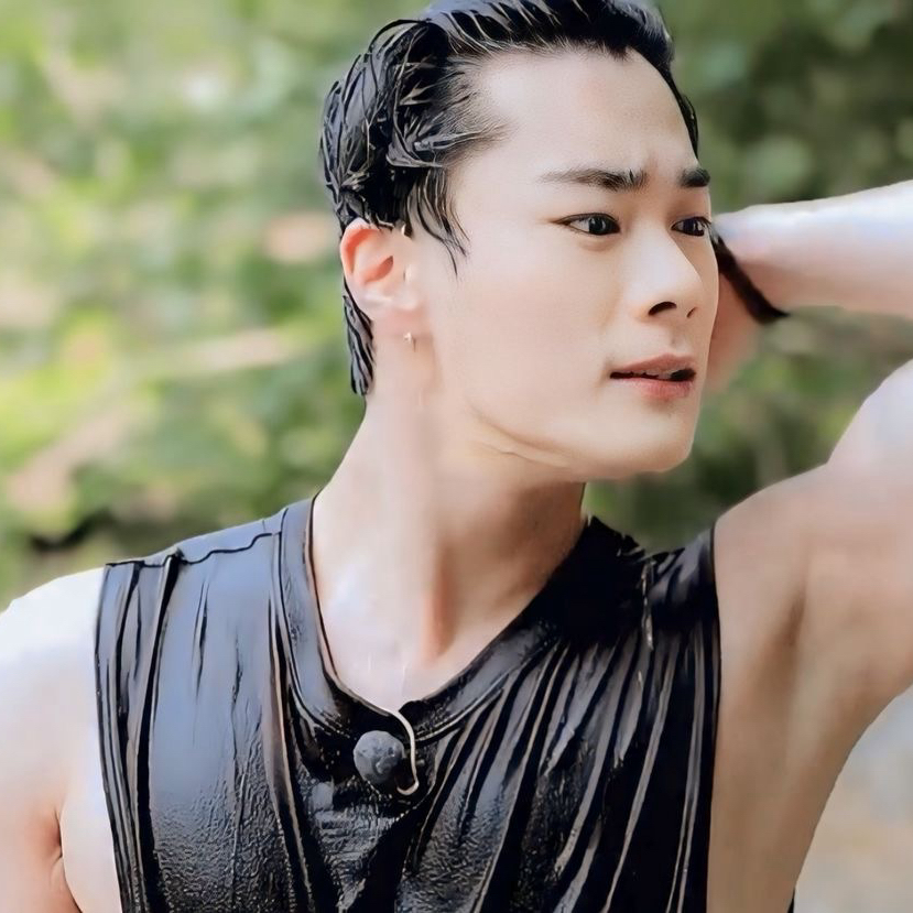 Latest photo of Cha Eunwoo