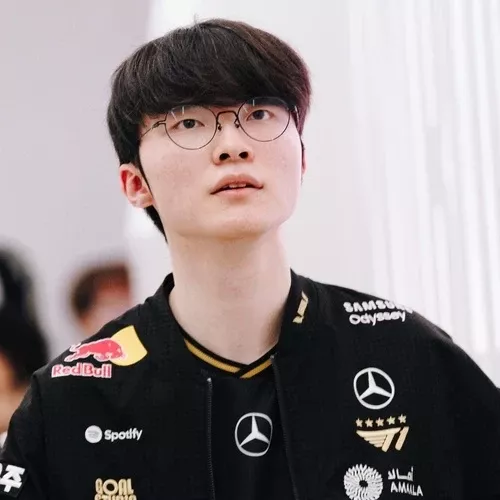 Latest photo of Faker