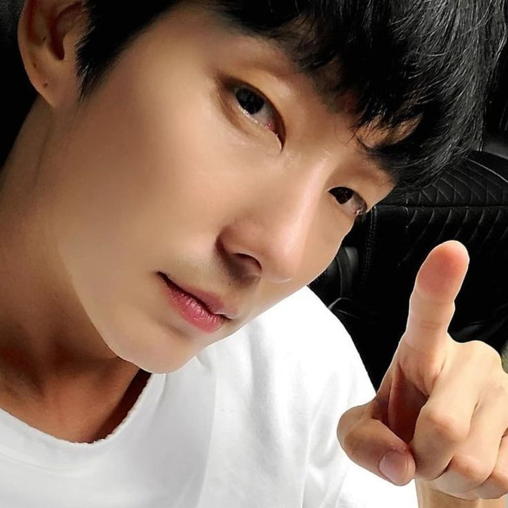 Recent activity shot of Lee Joongi