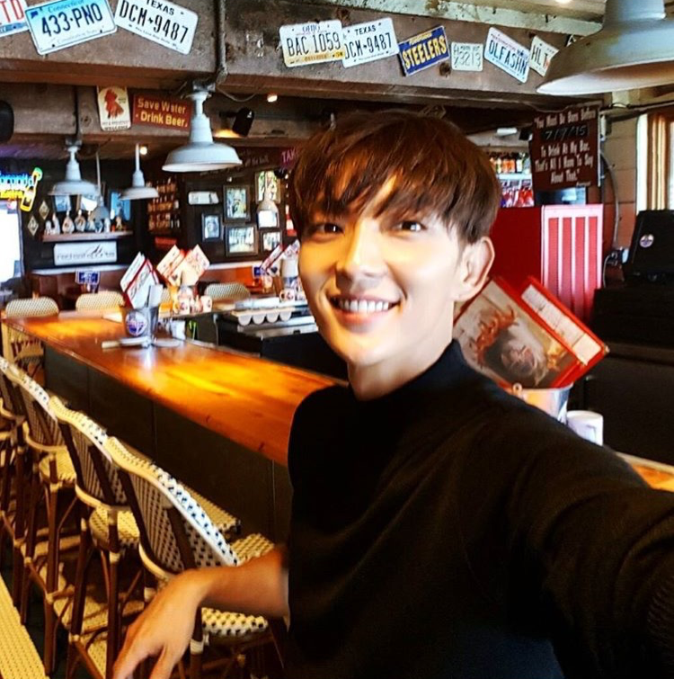 Behind-the-scenes cut of Lee Joongi