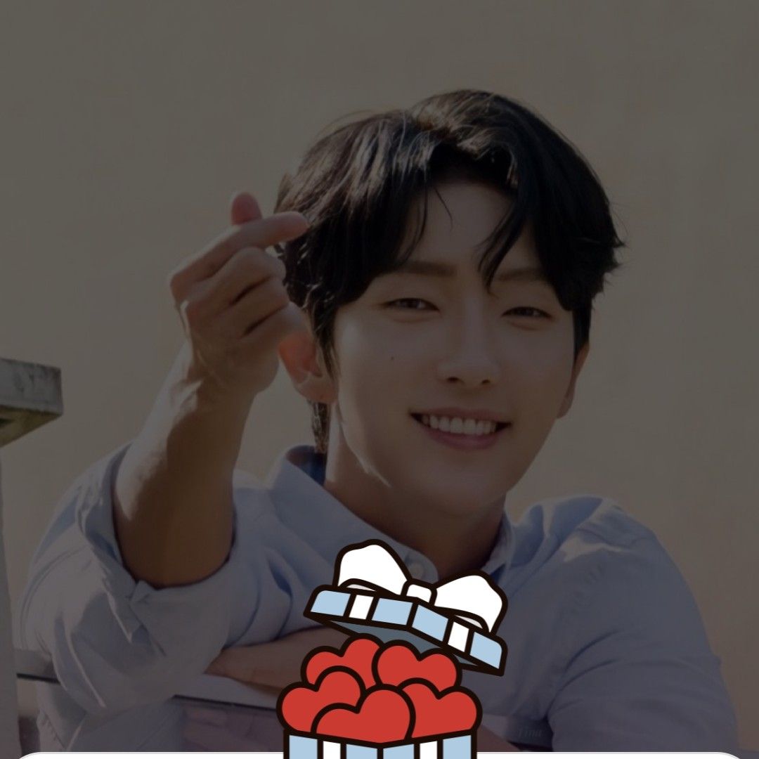 A moment captured by a fan of Lee Joongi