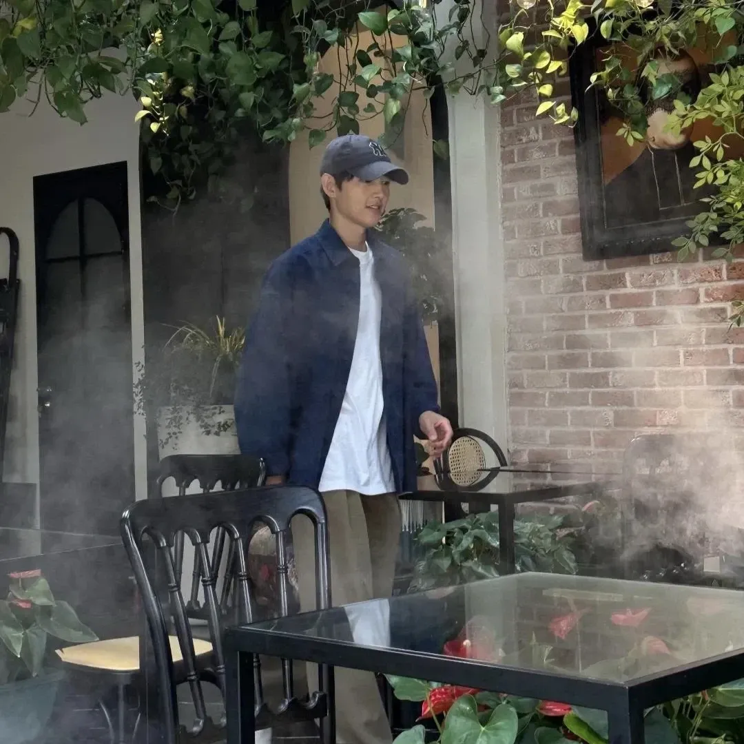 Latest photo of Song Joongki
