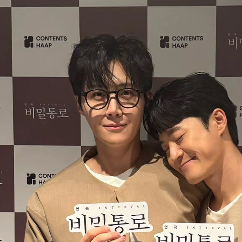 Behind-the-scenes cut of Kim Seonho