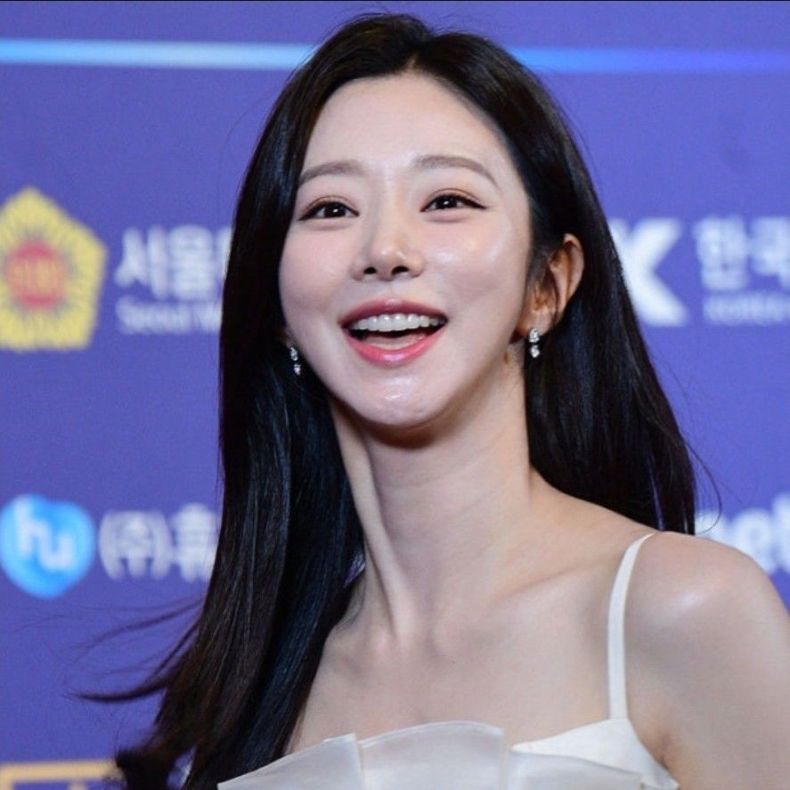 A moment captured by a fan of Lee Joobeen