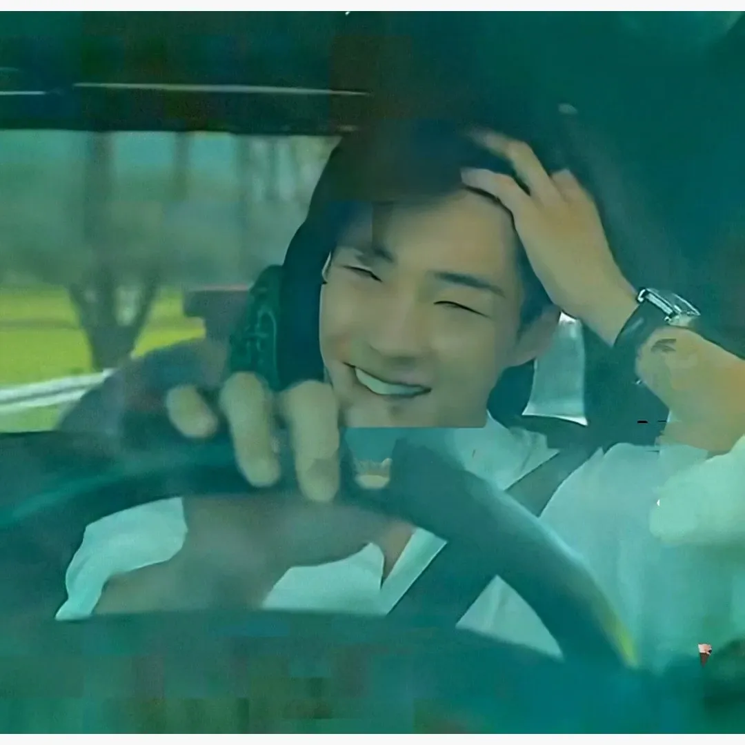 A moment captured by a fan of Woo Dohwan