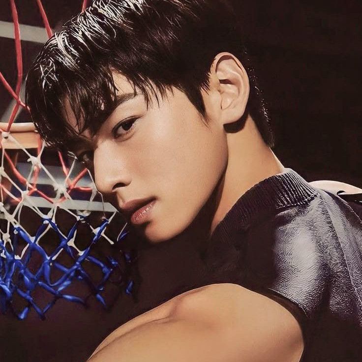 Latest photo of Cha Eunwoo