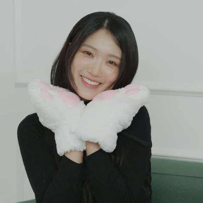 Recent activity shot of Kim Hyeyoon