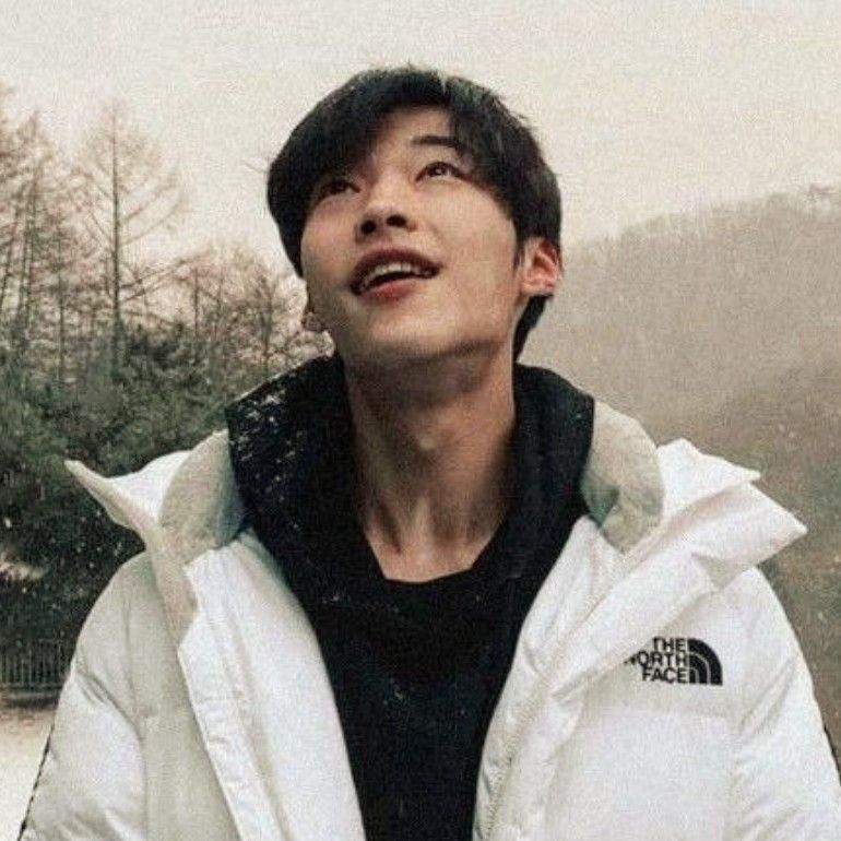A moment captured by a fan of Woo Dohwan
