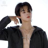 Behind-the-scenes cut of Cha Eunwoo