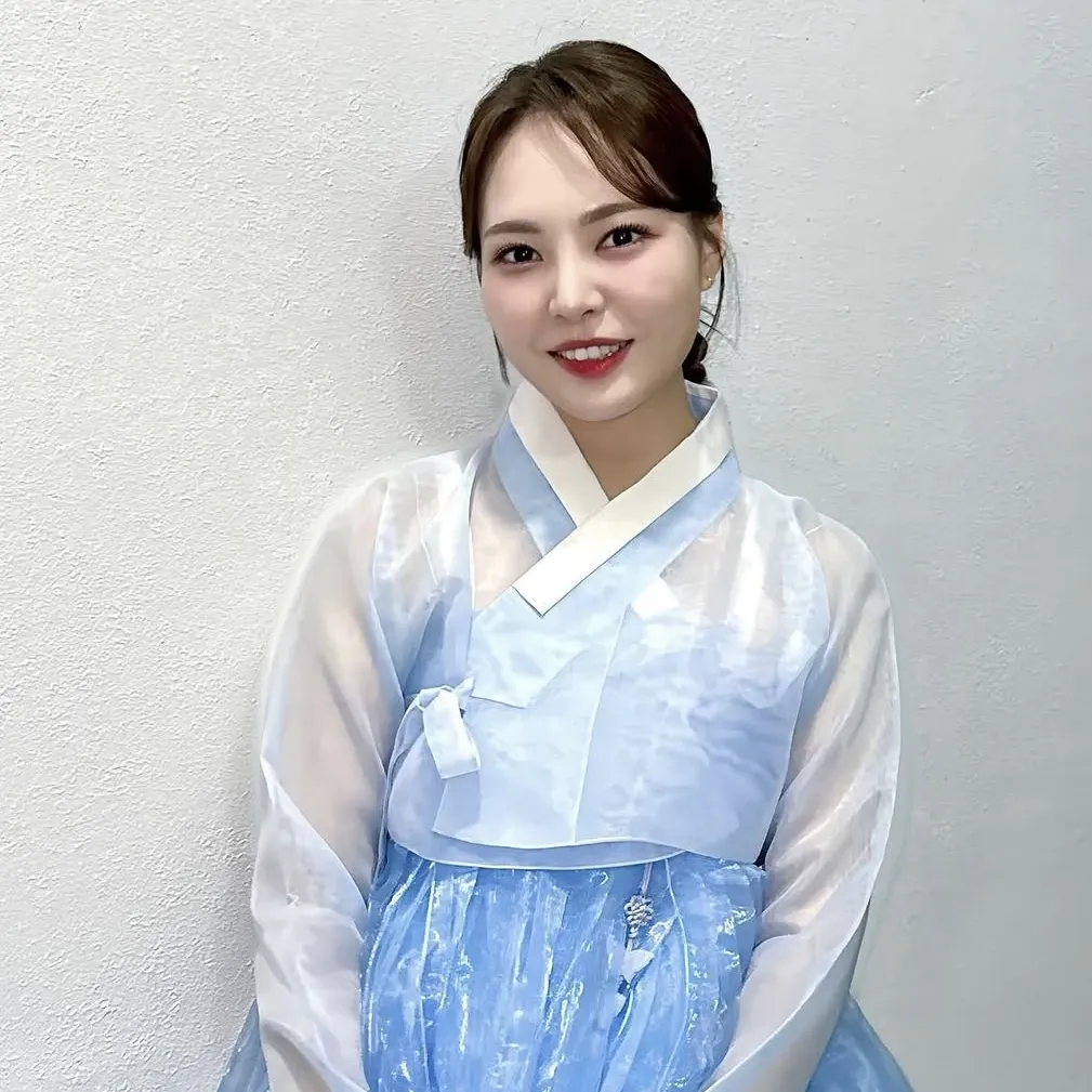 Behind-the-scenes cut of Miss Kim