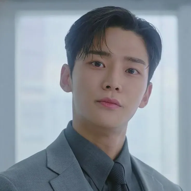 Momen yang diabadikan oleh penggemar Rowoon
