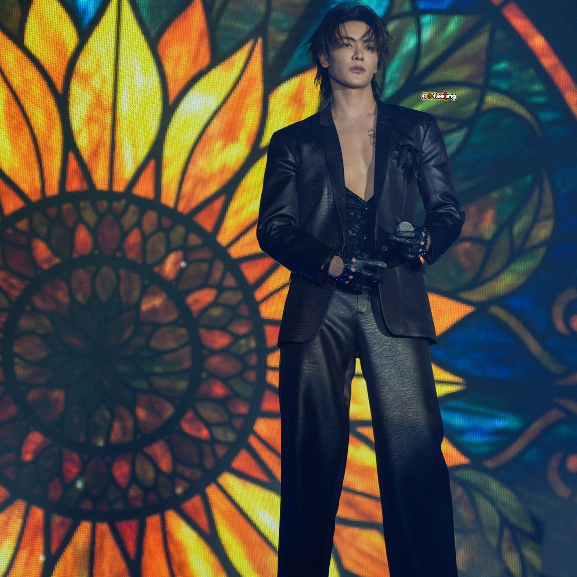 A moment captured by a fan of Joong Archen Aydin