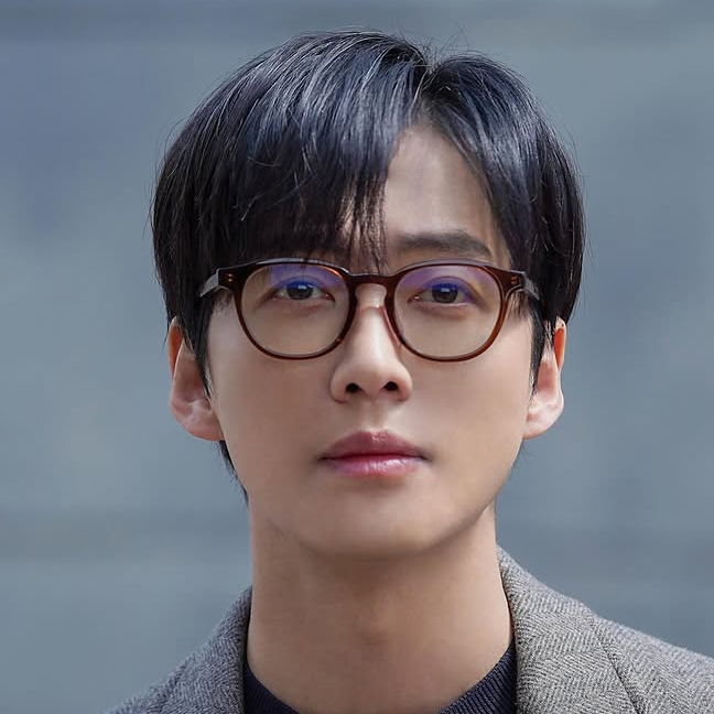 Latest photo of Namkoong Min