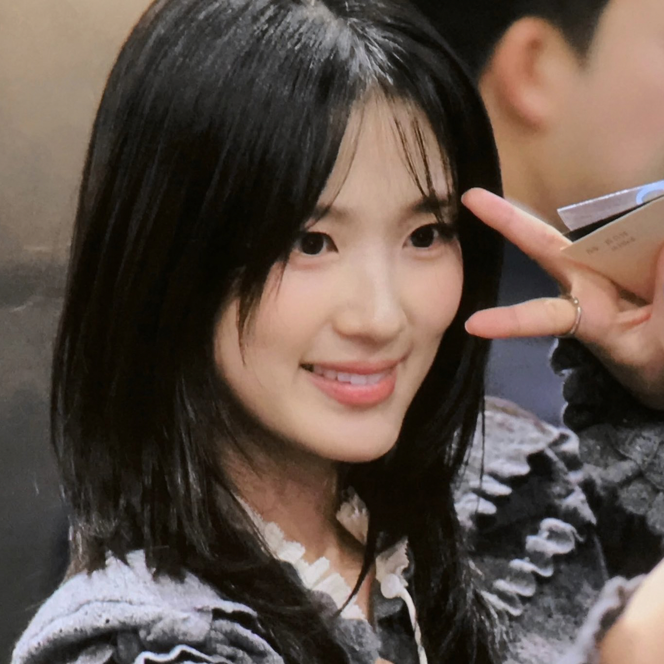 Behind-the-scenes cut of Kim Hyeyoon