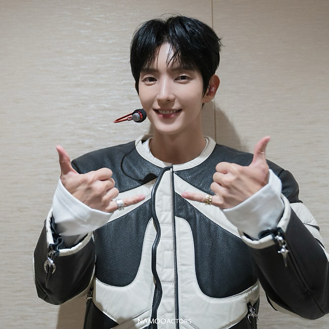 Behind-the-scenes cut of Lee Joongi