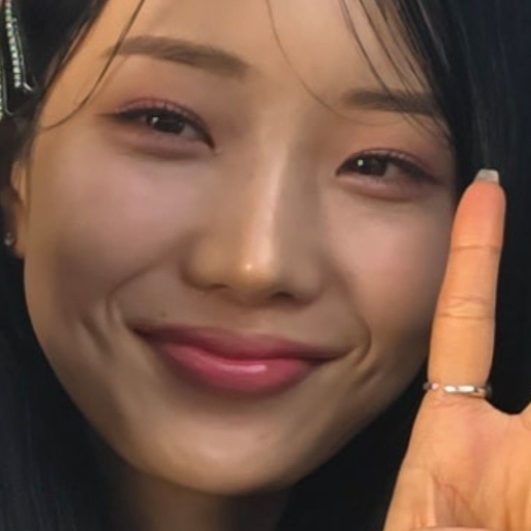 A moment captured by a fan of Kim Soyeon (2004)