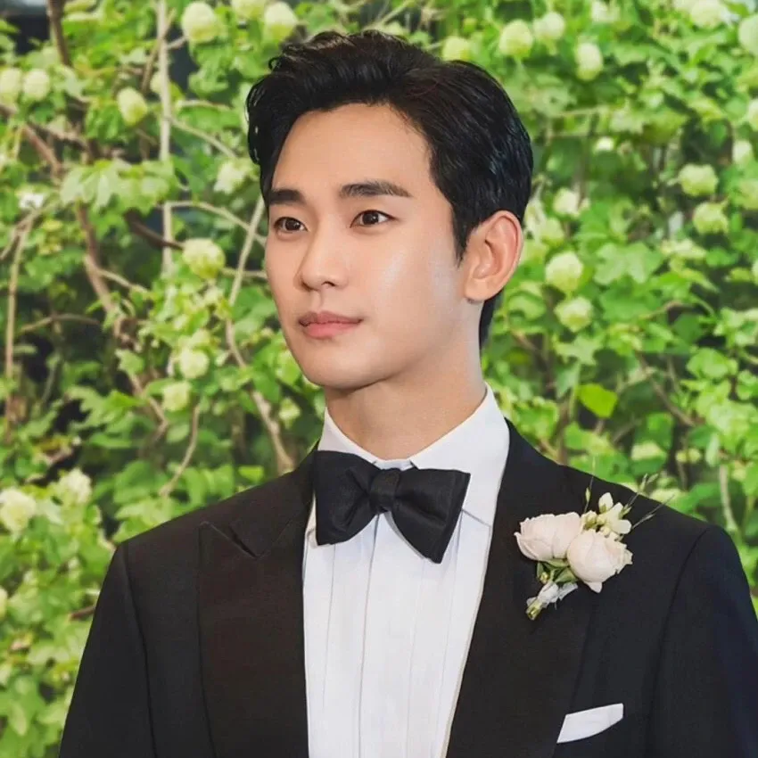 Recent activity shot of Kim Soohyun