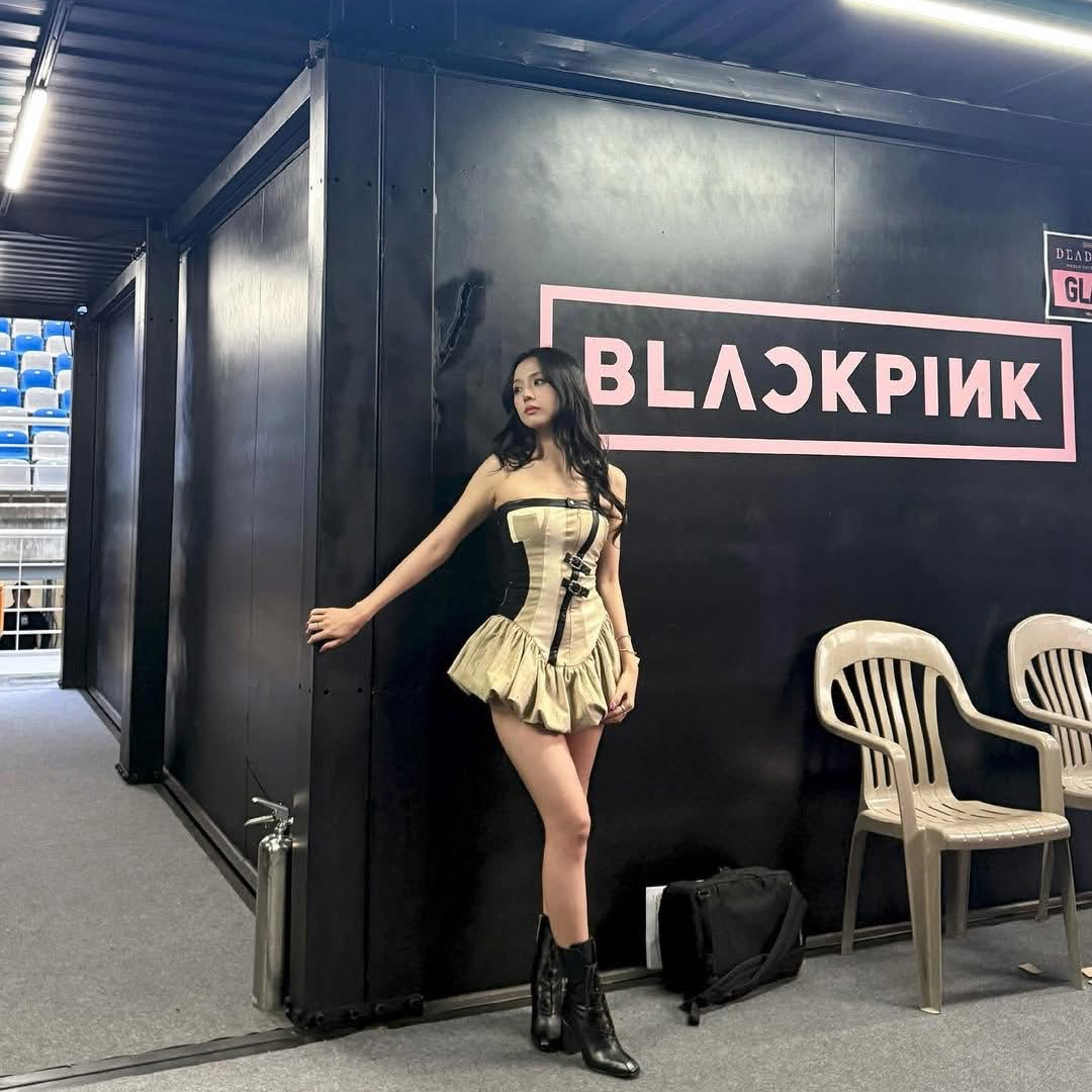 Recent activity shot of Jisoo (1995)