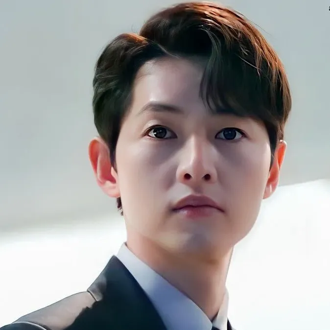 송중기의 최신 사진
