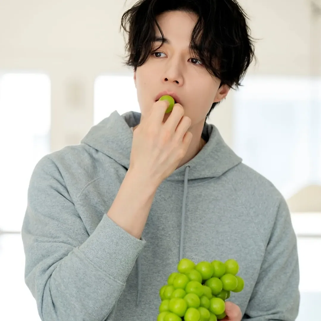 Cuplikan di balik layar dari Lee Dongwook