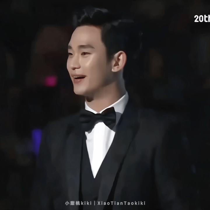 A moment captured by a fan of Kim Soohyun