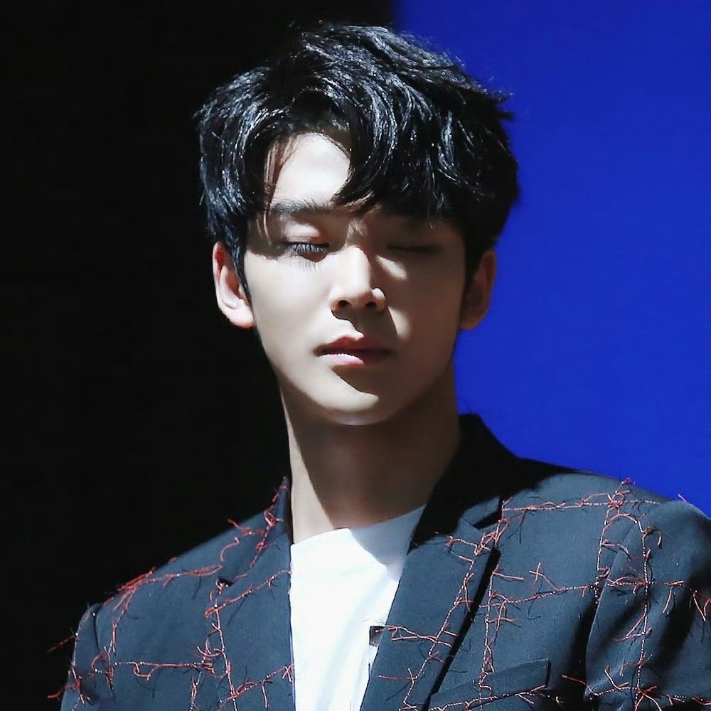 Cuplikan di balik layar dari Rowoon